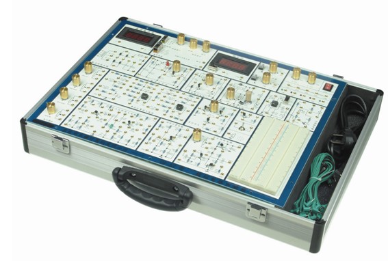ZY-A6模拟电路实验箱 (价格:2150元) ZY-A6模拟电路实验箱是根据最新的《高等工业学校电子技术基础》教学大纲中确定的教学实验要求为基础,汲取了众多专业教师的教学经验,并综合了众多同类产品的优点而设计的。它函盖了《模拟电子技术基础》课程全部实验内容,既为初学者提供了验证性实验电路,又为课程设计提供了扩展平台。 一、系统特点 1、扩展性强。实验电路采用单元电路方式设计,单元电路即基本实验电路,再外接其他元件为该电路参数,或与其他的单元电路组合,完成不同的实验要求。 2、实验原理图都印刷在实验板表